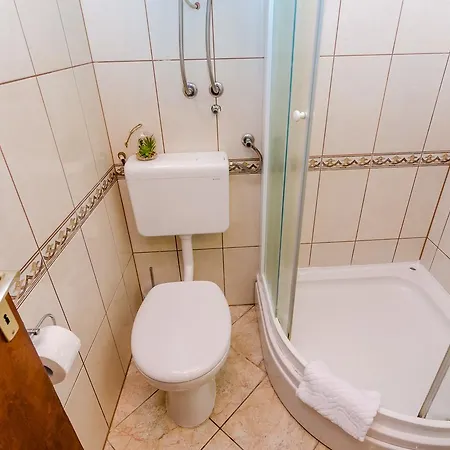 11 Stars Apartman *