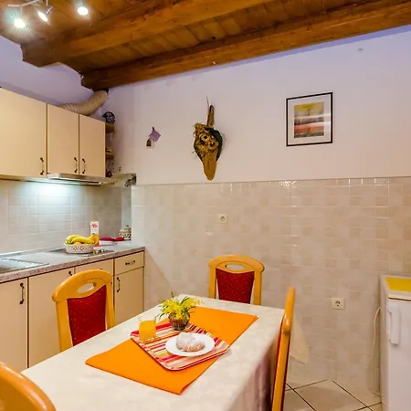 11 Stars Apartman